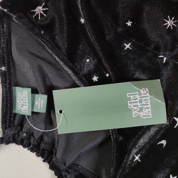 New Wild Fable XL Black Velure with sparkly moon and stars long sleeve bodysuit - Picture 7 of 12